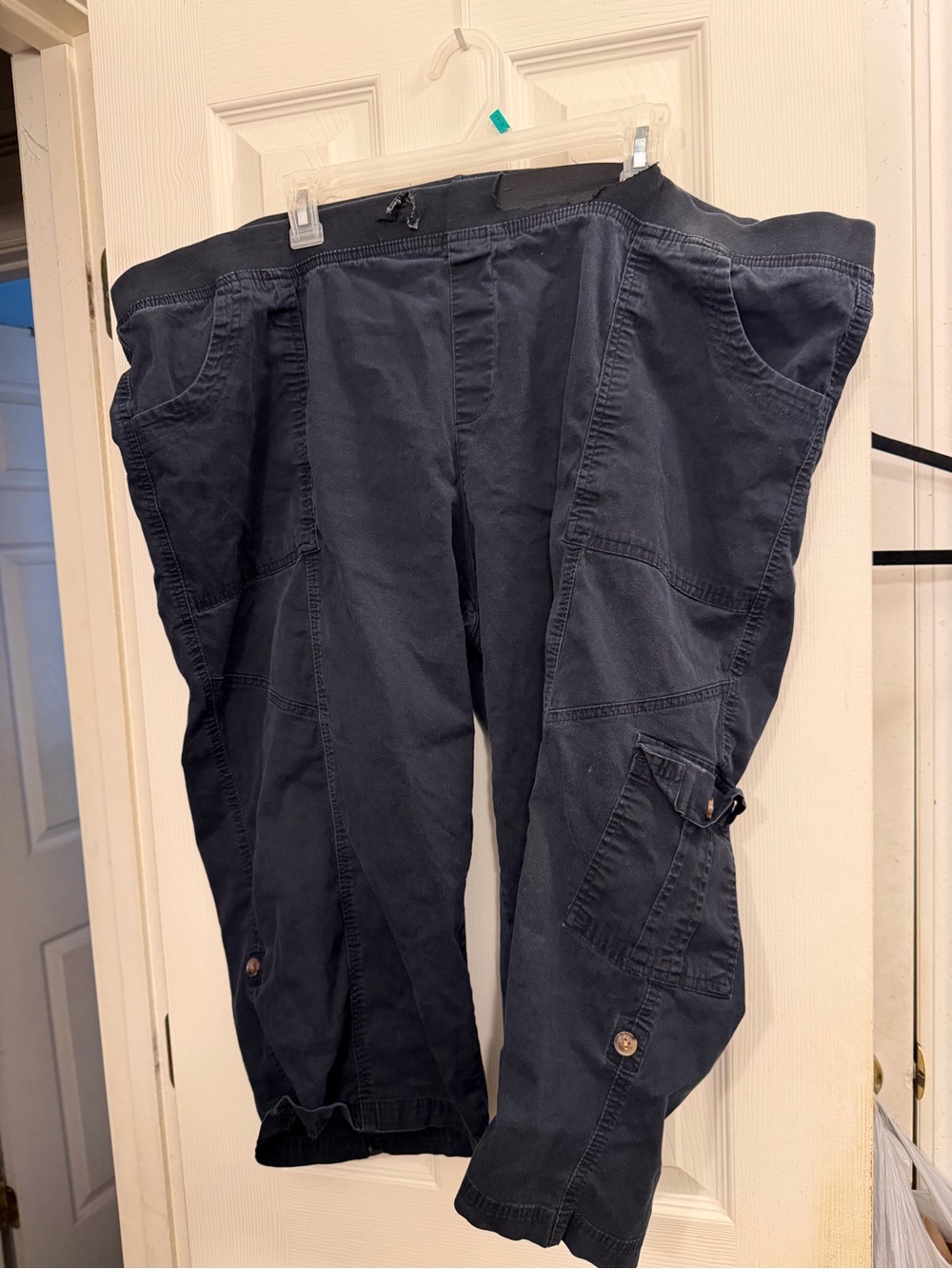 2X Women's Black Utility Crop Capris